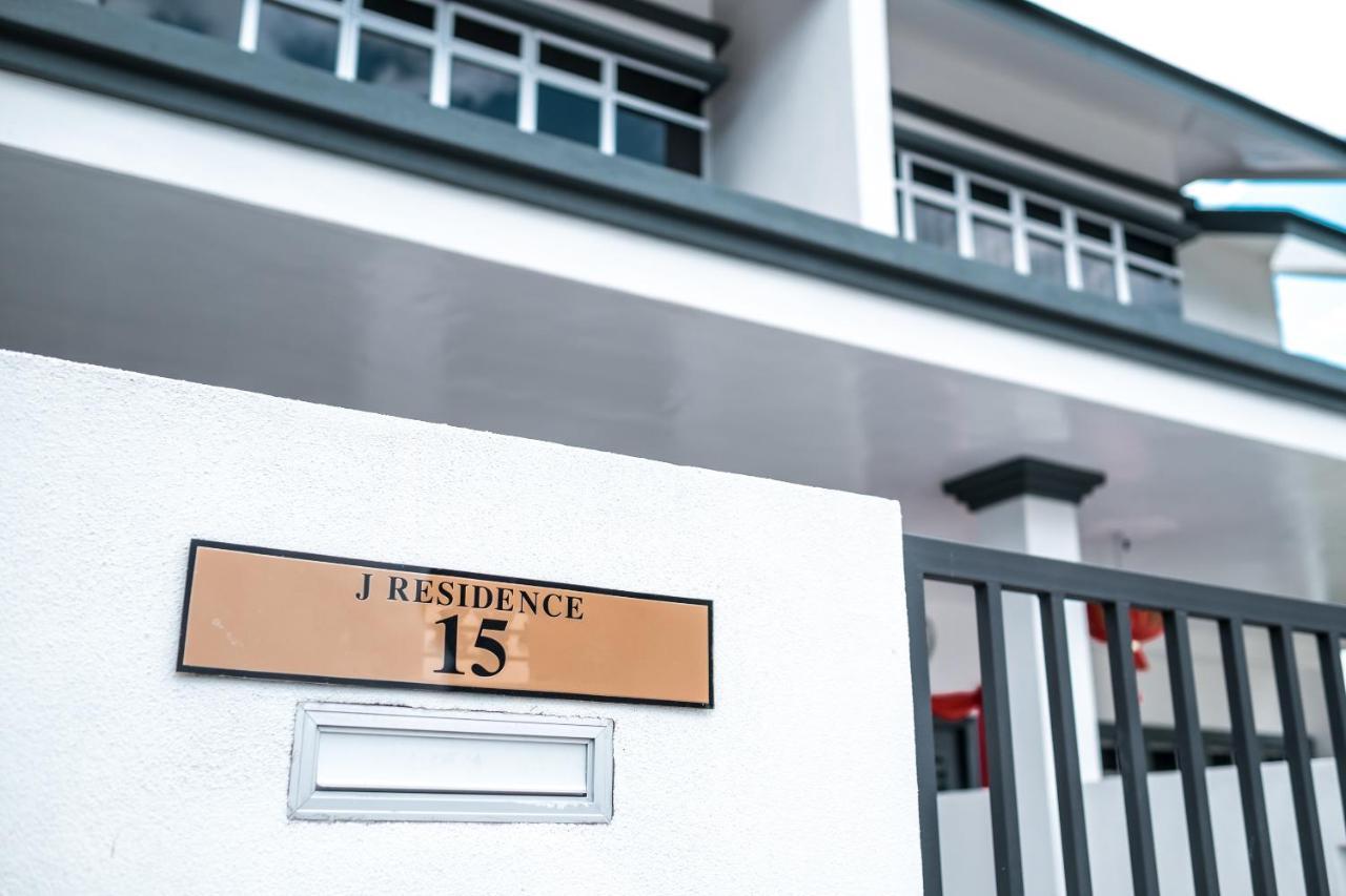 J Residence Banting  Exterior foto